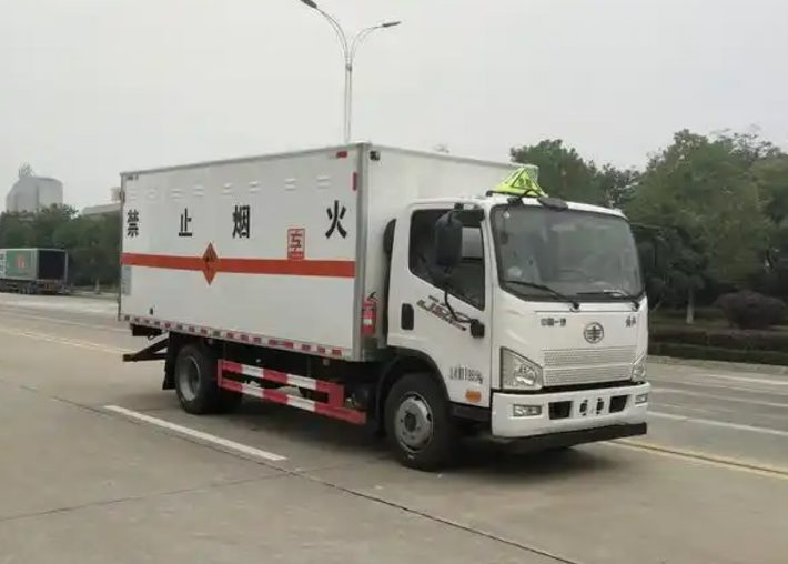 丁青爆破器材运输车可以上高速吗？